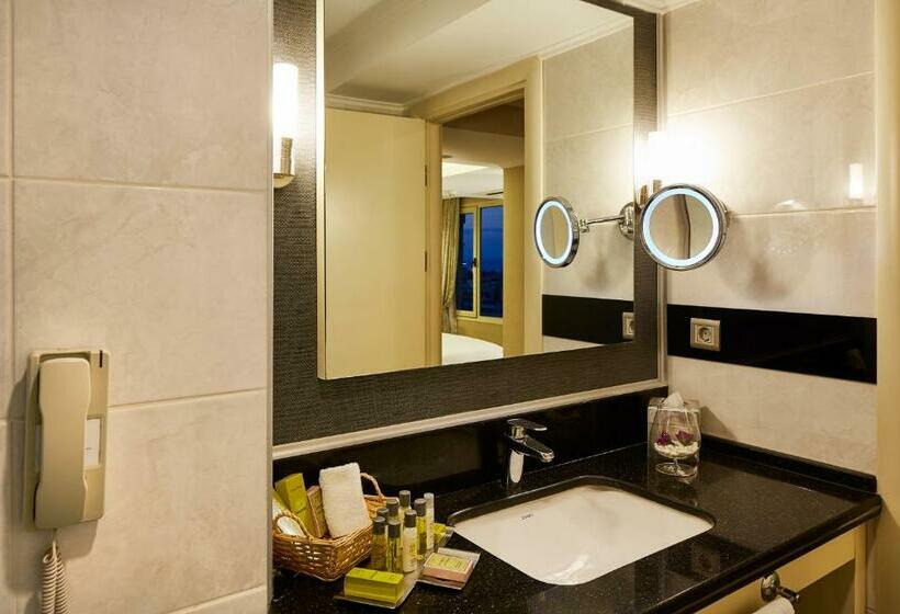 سوئیت جونیور با تخت بزرگ, Doubletree By Hilton Hotel Izmir   Alsancak