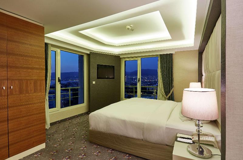 اتاق استاندارد با تخت بزرگ, Doubletree By Hilton Hotel Izmir   Alsancak