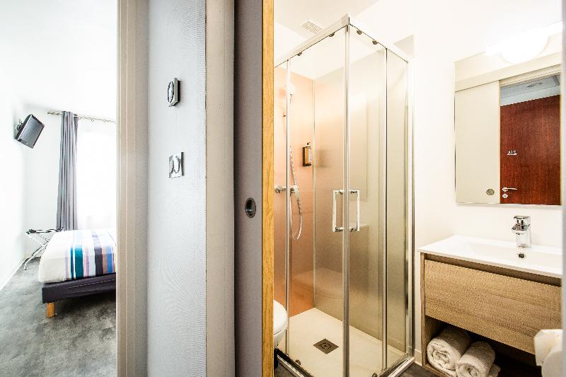 Номер Стандарт, Hôtel Pb   Paris Barcelone