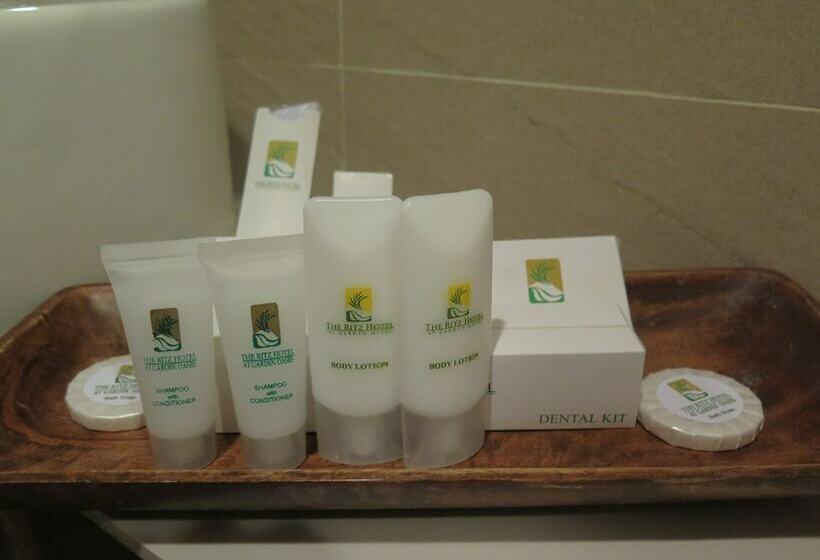 Номер Deluxe, The Ritz Hotel At Garden Oases