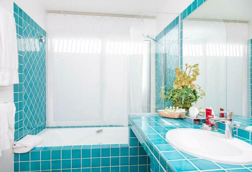 اتاق سوپریور با تخت بزرگ, Esmeralda Resort