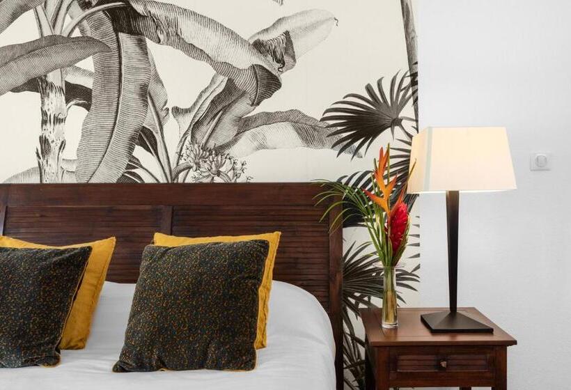 اتاق لوکس با تخت بزرگ, Esmeralda Resort