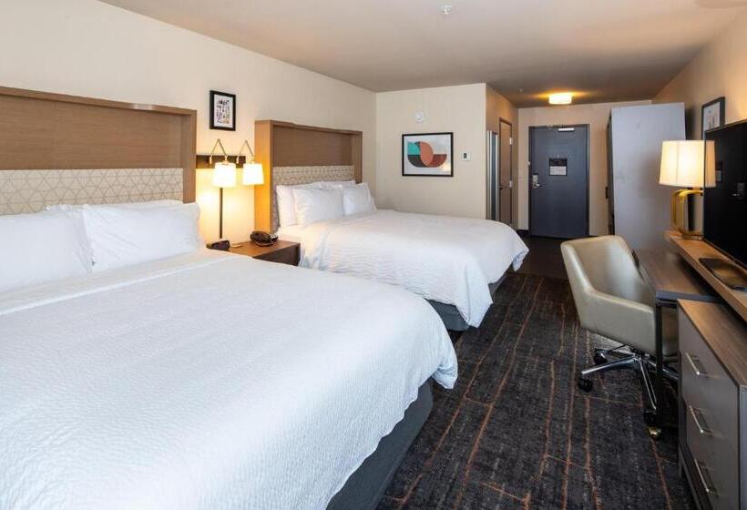 适合残疾人使用的标准间, Holiday Inn & Suites Detroit   Troy, An Ihg