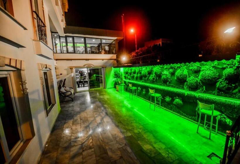 سوییت خانوادگی, Rosa Therapy Butik Otel