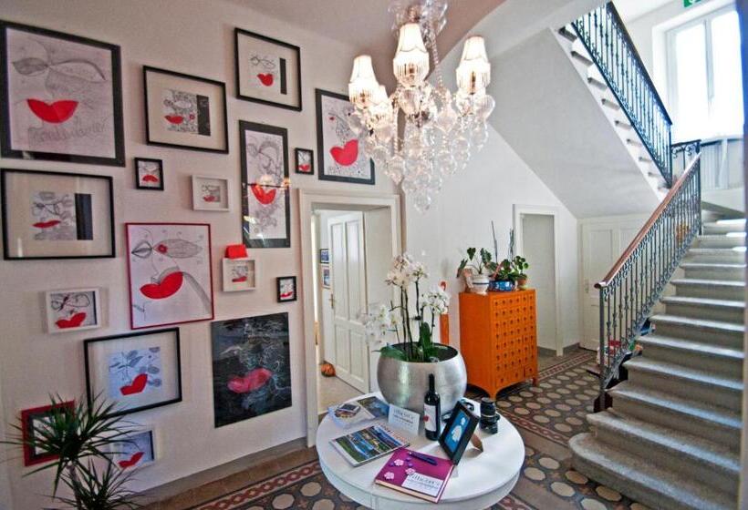 آپارتمان 1 خوابه با بالکن, Villa Art è