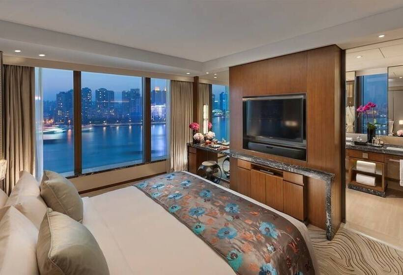 سوئیت با چشم‌انداز رودخانه, Mandarin Oriental Pudong, Shanghai
