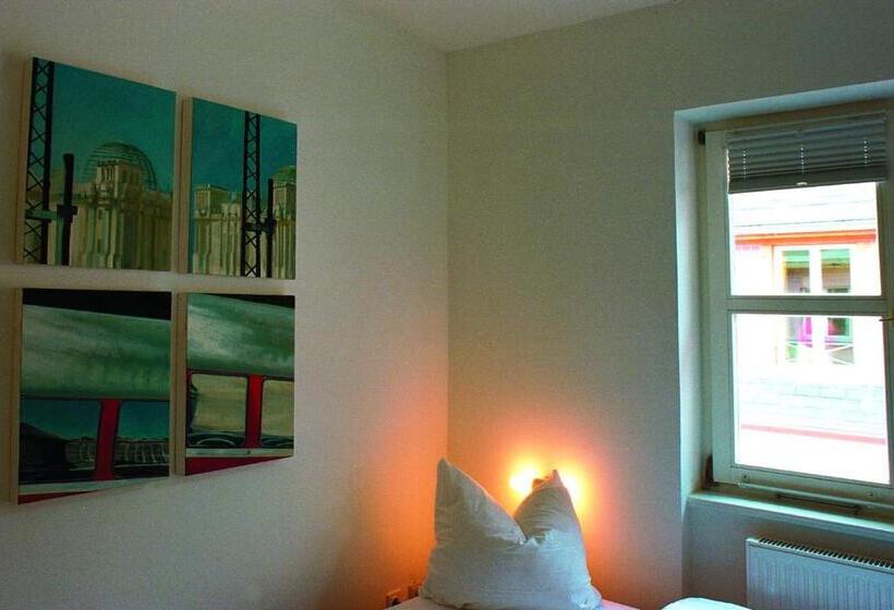 اتاق استاندارد یک تخته با سرویس بهداشتی مشترک, Arte Luise Kunsthotel