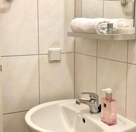 اتاق استاندارد سه نفره, Arena Rooms   Berlin Mitte