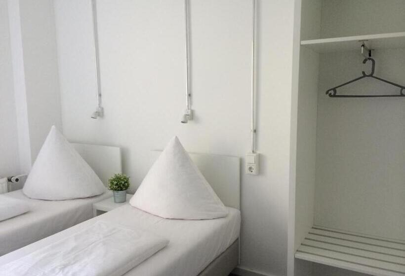 اتاق استاندارد با سرویس بهداشتی مشترک, Bnb Near Brandenburg Gate   Rooms & Apartments