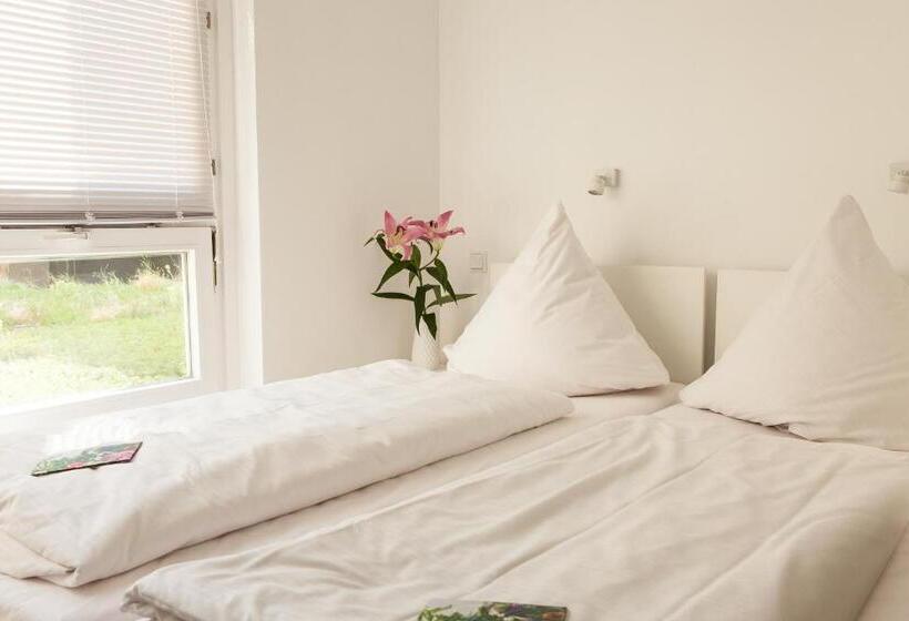 اتاق استاندارد با سرویس بهداشتی مشترک, Bnb Near Brandenburg Gate   Rooms & Apartments