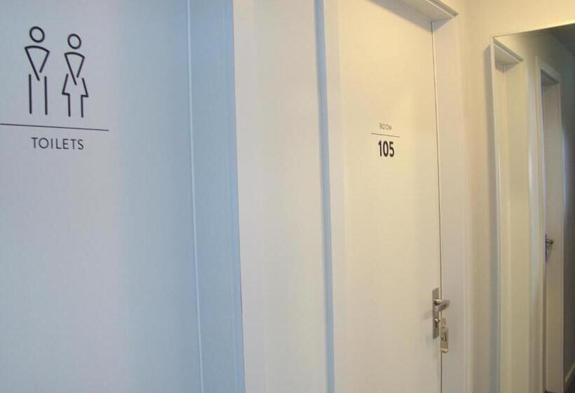 اتاق استاندارد سه تخته با سرویس بهداشتی مشترک, Bnb Near Brandenburg Gate   Rooms & Apartments