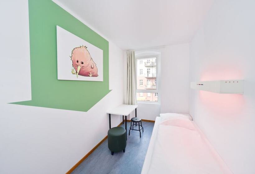 اتاق استاندارد یک تخته با سرویس بهداشتی مشترک, Old Town Hostel