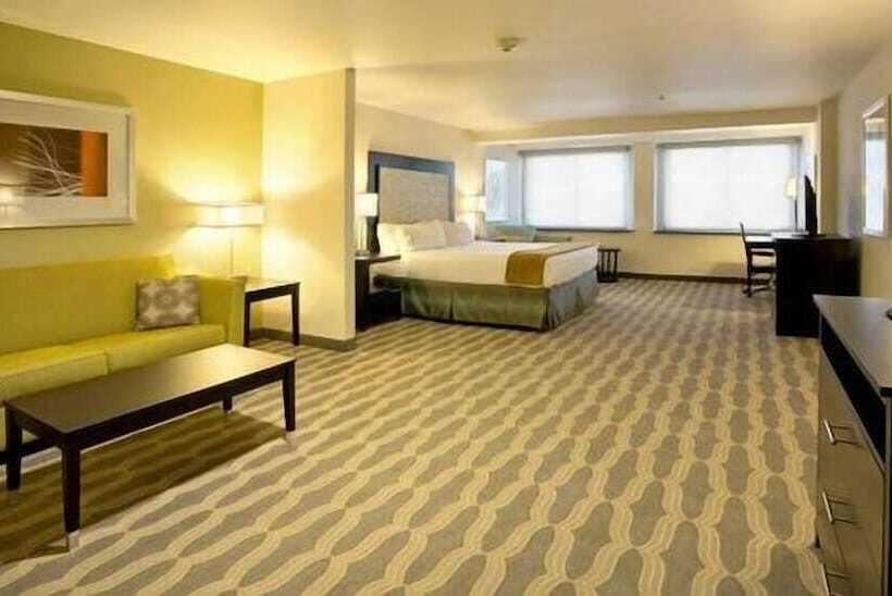 سوییت, Holiday Inn Express & Suites Colorado Springs Central, An Ihg