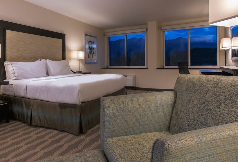 سوییت, Holiday Inn Express & Suites Colorado Springs Central, An Ihg