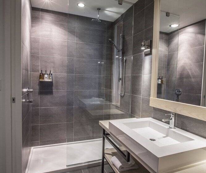 Семейный Номер, & Spa Le Germain Charlevoix