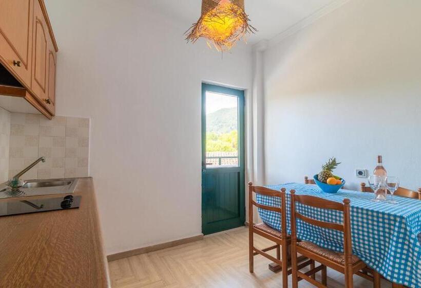 شقة غرفة واحدة, Kantaros Apartments