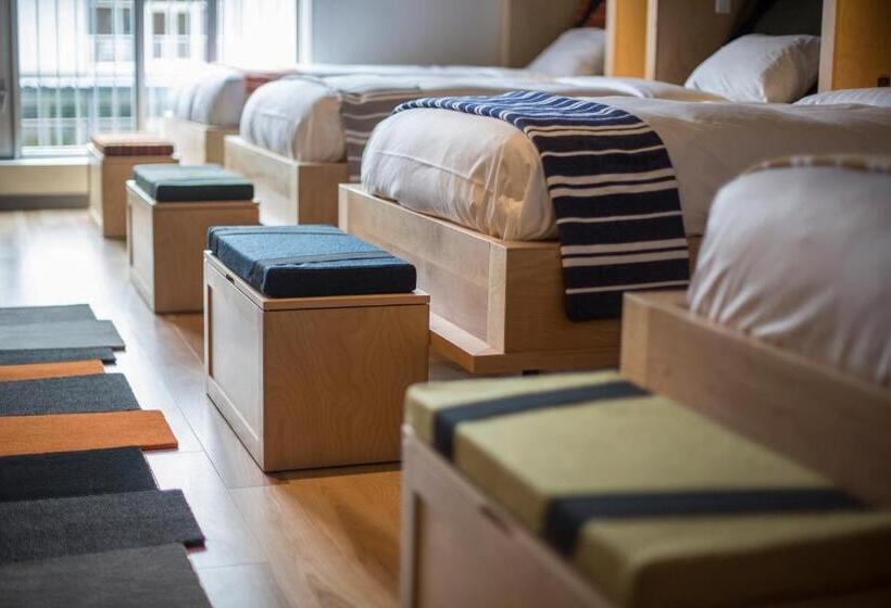 Кровать в Общей Комнате, & Spa Le Germain Charlevoix