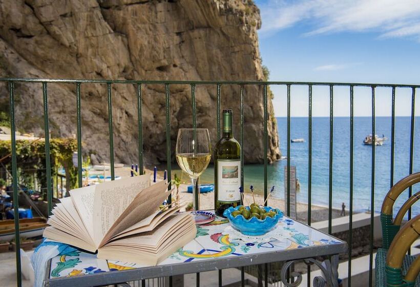 Полулюкс Вид на Море, Alfonso A Mare