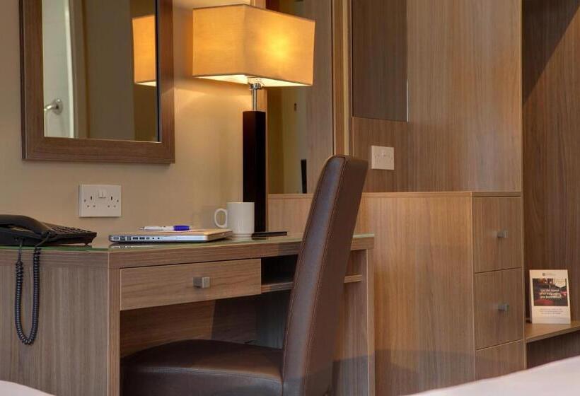Семейный Номер, Best Western Pontypool Metro