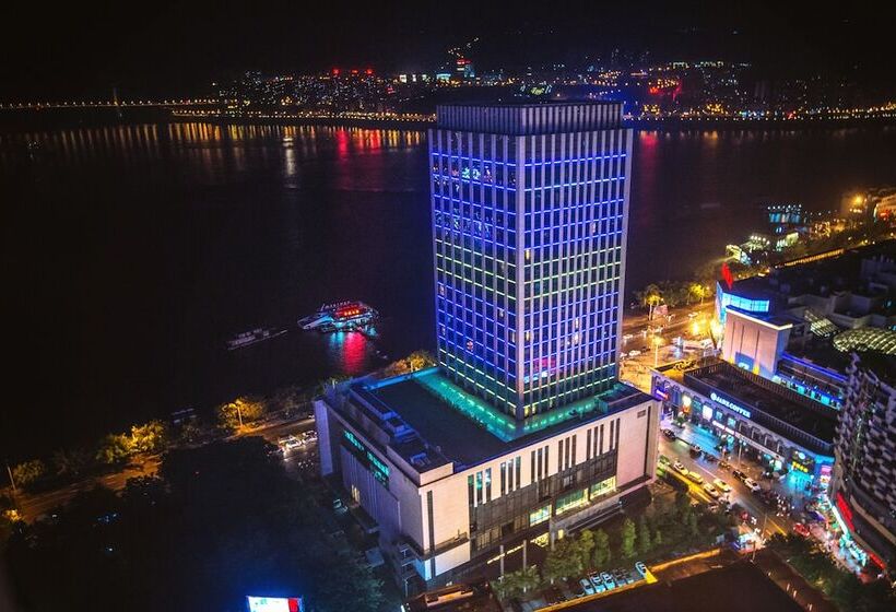 سوییت لوکس, Doubletree By Hilton Chongqing Wanzhou