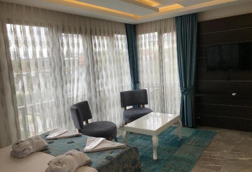 Family Suite, Venus