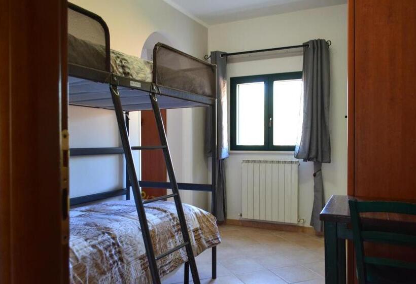 اتاق پریمیوم چهارنفره, Costa Del Gallo
