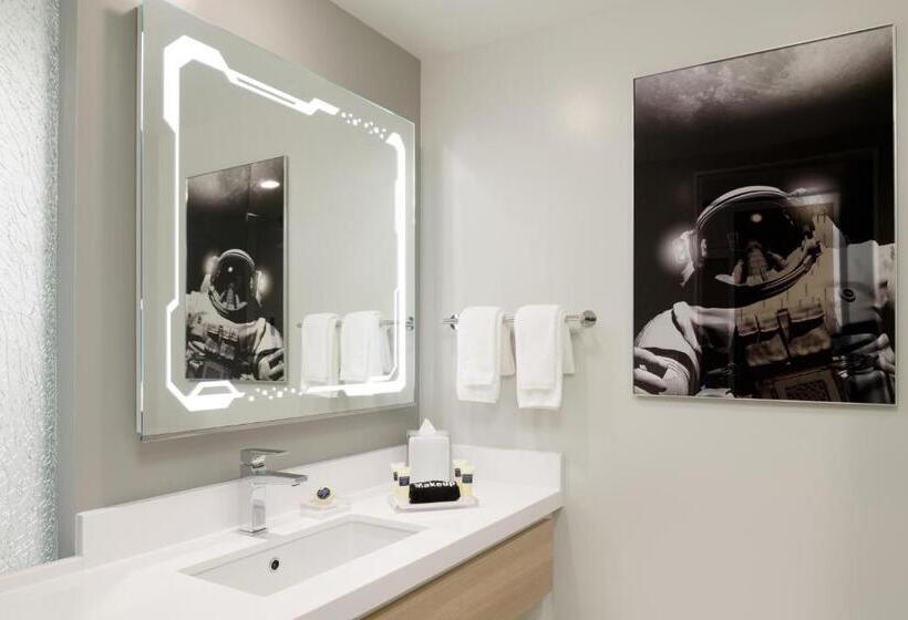 Premium Oda, Astra Hotel, Seattle, A Tribute Portfolio Hotel By Marriott   No Resort Fees