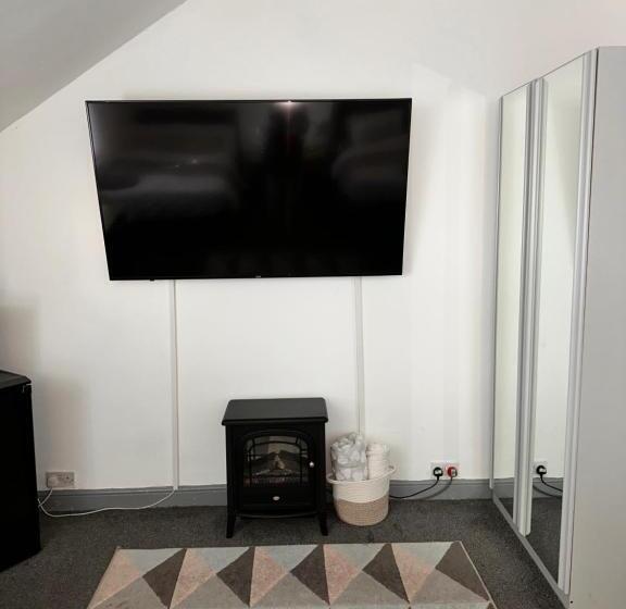 Номер Стандарт Трехместный, Lincoln City Centre Rooms P&s