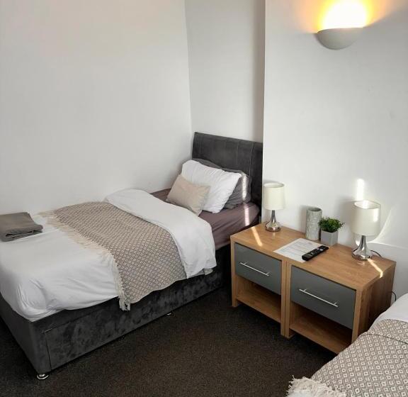 Номер Стандарт Трехместный, Lincoln City Centre Rooms P&s