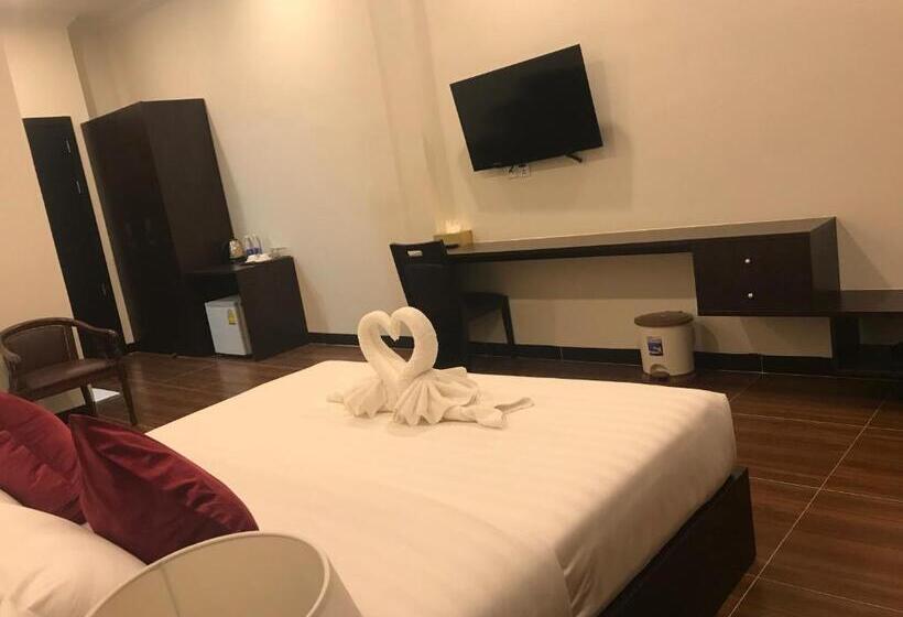 キングサイズベッドのスーペリアルーム, Apple Hotel Two   Near Phnom Penh Airport