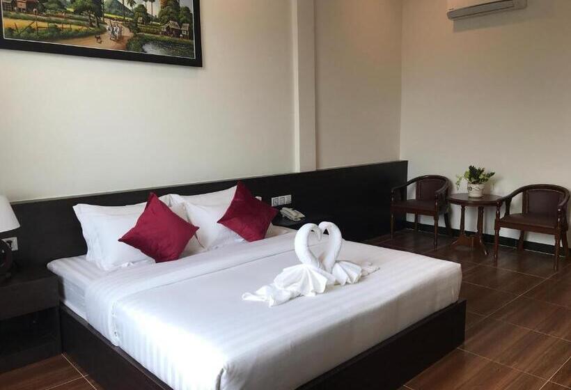 Номер Superior Кровать Кинг, Apple Hotel Two   Near Phnom Penh Airport