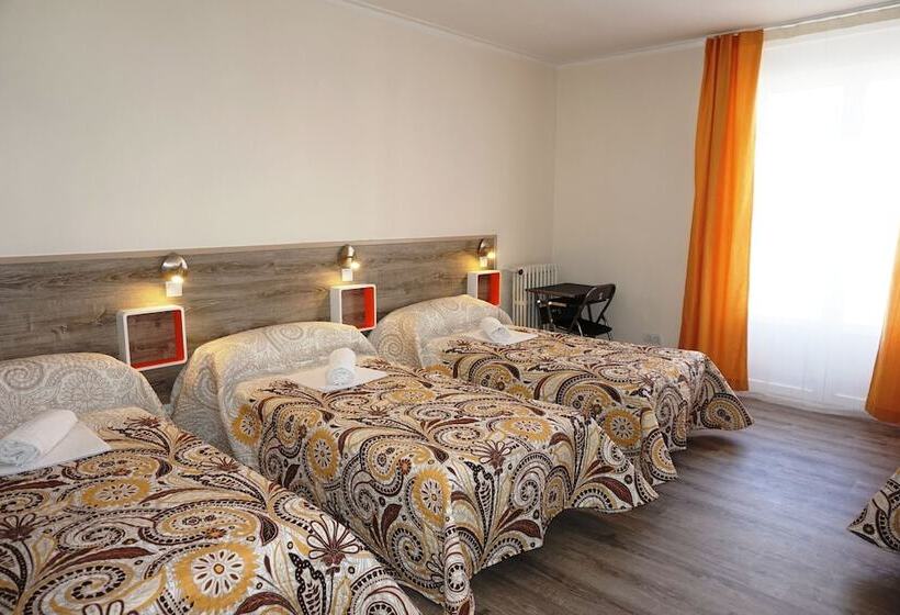 اتاق پایه چهارنفره با سرویس بهداشتی مشترک, Muchomadrid