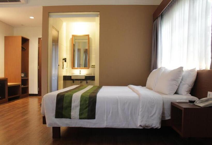 Номер Deluxe, Grand Whiz Hotel Nusa Dua Bali