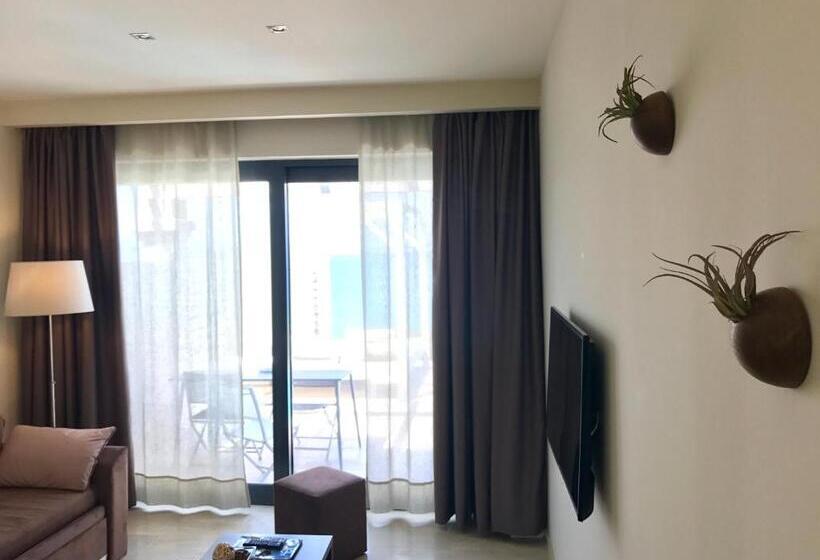 Люкс Вид на Море с Гидромассажем, Palms And Spas Villas Retreat