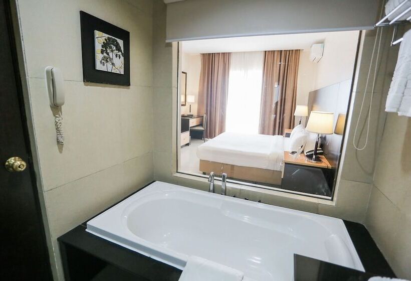 디럭스 룸 호수 전망, The Lake Hotel Tagaytay