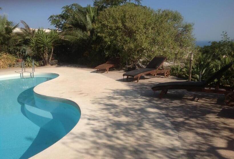 سوییت با چشم‌انداز دریا, Resort La Casa Dei Fiori