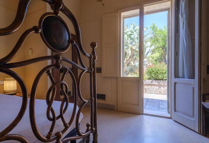 اتاق استاندارد سه نفره, Masseria Bernardini Art Resort
