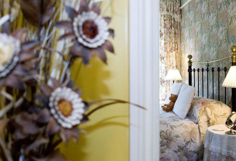 חדר דלוקס, Burnside B&b