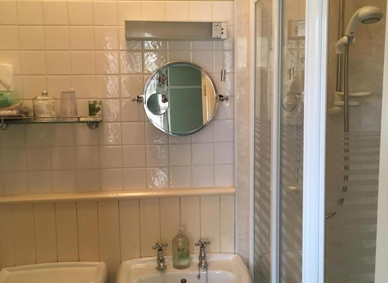 חדר דלוקס, Burnside B&b