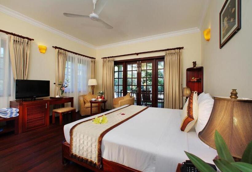 اتاق لوکس با چشم‌انداز باغ, Golden Coast Resort & Spa