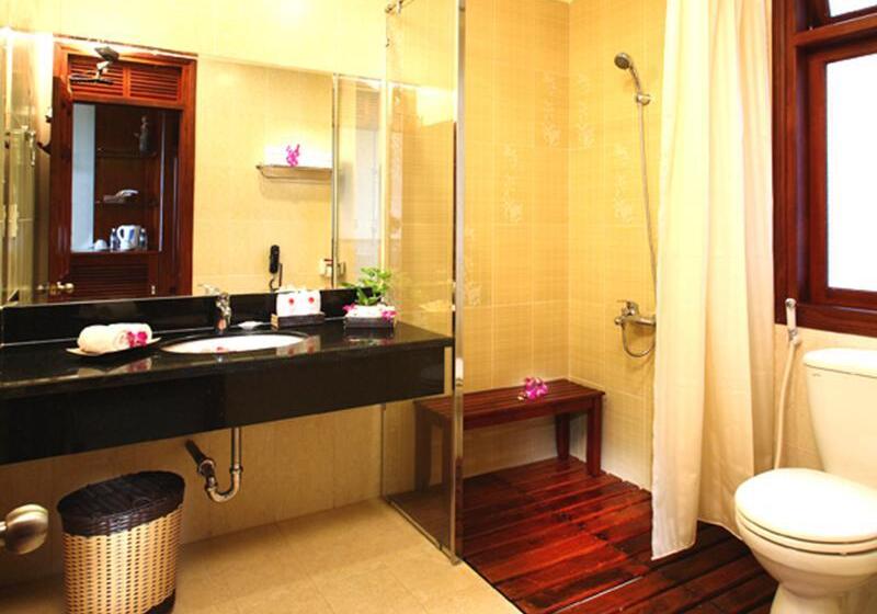 اتاق لوکس با چشم‌انداز دریا, Golden Coast Resort & Spa