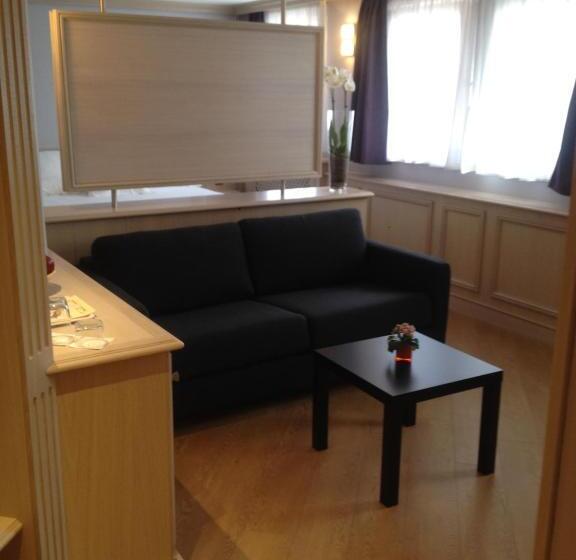 سوییت لوکس, Cottage Logis Hôtel   Restaurant