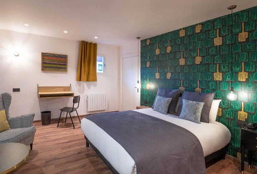 Family Suite, L Outa Hotel Restaurant