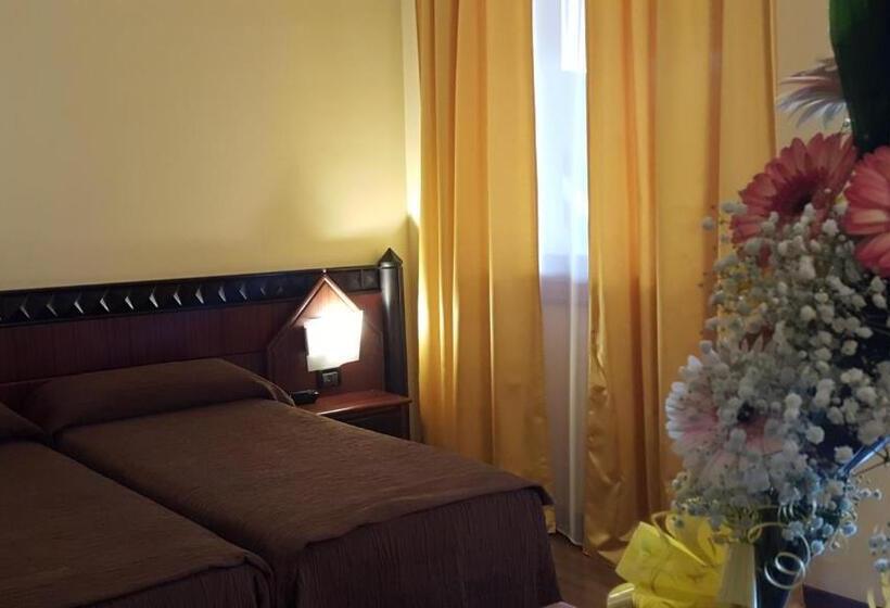 标准间, Motel Flower