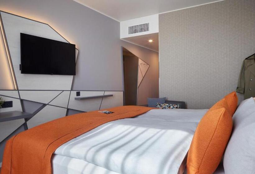 Номер Стандарт, Holiday Inn   The Niu, Hub Dusseldorf Messe, An Ihg
