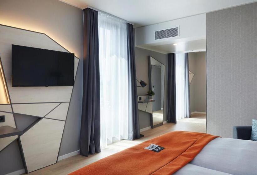 Номер Superior, Holiday Inn   The Niu, Hub Dusseldorf Messe, An Ihg