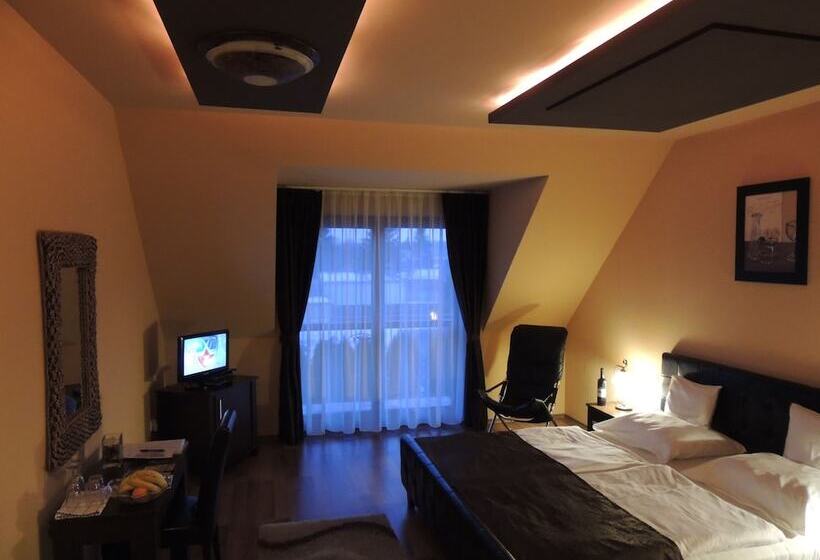 Номер Стандарт Трехместный, Bajor Panzió Bük Bükfürdő, Adults Friendly 12 Plus
