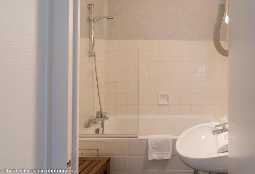 Четырехместный Номер Классик, Hôtel De La Vendée