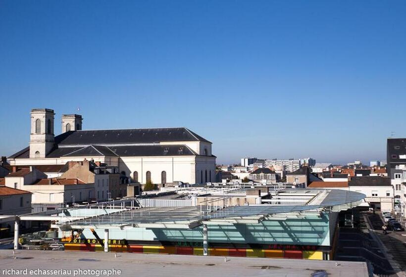 Четырехместный номер Премиум, Hôtel De La Vendée
