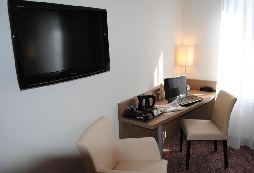 اتاق راحتی, Brit Hotel Châteaudun